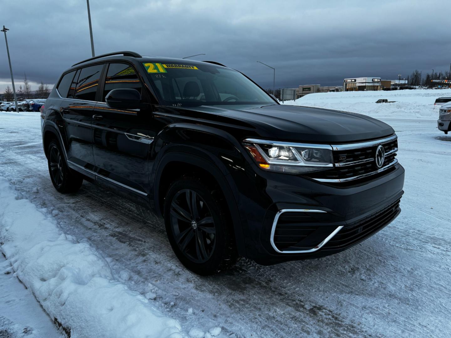 2021 Black /Black Volkswagen Atlas SEL 4-Motion (1V2RR2CA9MC) with an 3.6L V6 Gasoline engine, located at 1960 Industrial Drive, Wasilla, 99654, (907) 274-2277, 61.573475, -149.400146 - Photo#7